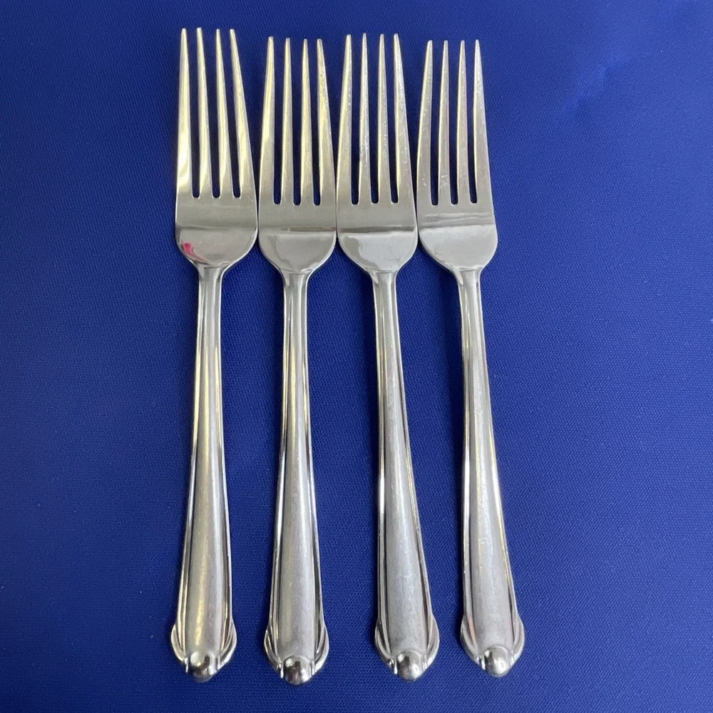 (4) Dinner Forks Mikasa CLASSICO Satin Stainless Flatware 18/0 Indonesia Silver‎